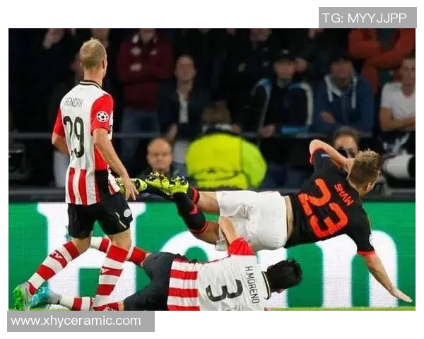 世界杯精彩对决那不勒斯逆转曼联引发全场热烈欢呼